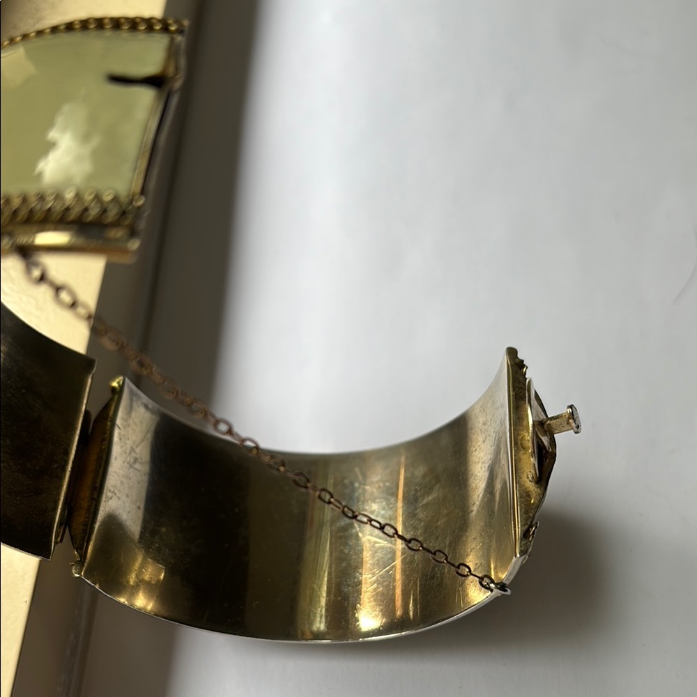 🟥Whiting & Davis Vintage Bangle Bracelet, Victorian Theme - Picture 9 of 10